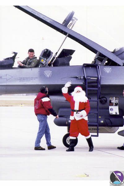 santa arrives 05