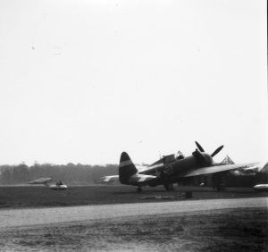 gc   muddiford field  england 1944   ng054