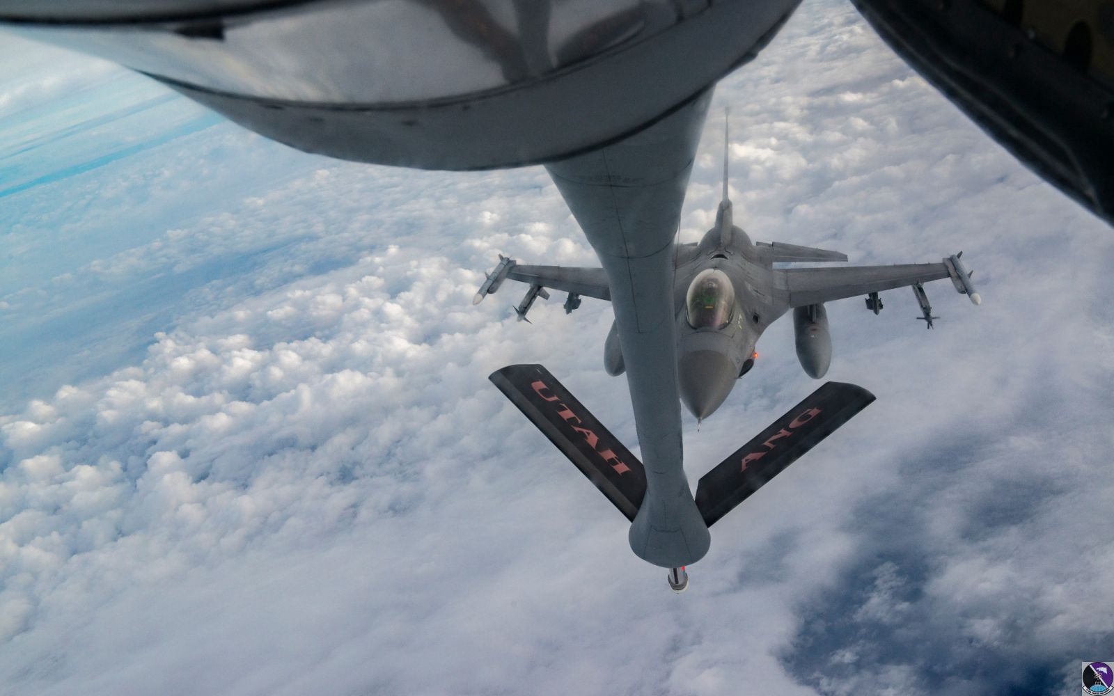 F-16 pilots, KC-135 crews team for mid-air refueling training