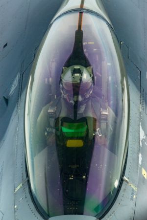 F-16 pilots, KC-135 crews team for mid-air refueling training