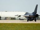 F-16 Fighting Falcon taxi down the flightline